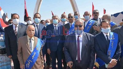 محافظ المنيا يقدم التهنئة لرجال القوات المسلحة (صور)