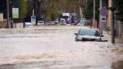 شاهد.. فيضانات تجرف الجثث من المقابر بأحد الدول الأوروبية