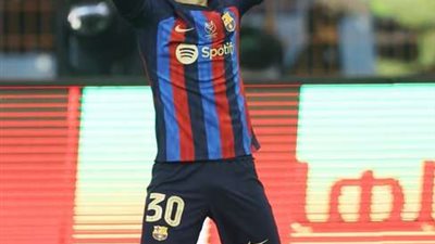 برشلونة يتوج بلقب السوبر الإسباني بعد الفوز علي ريال مدريد بثلاثية مقابل هدف