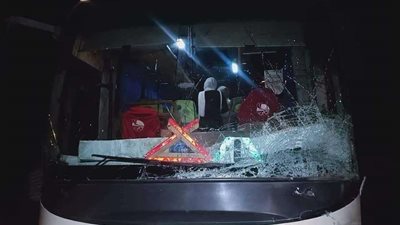 نجاة 36  شخص من الموت بعد حادث مروع على الطريق  الدولي