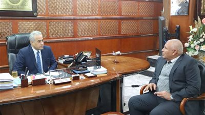 وزير القوى العاملة يلتقى محافظ الوادي الجديد لمناقشة ملفات مشتركة