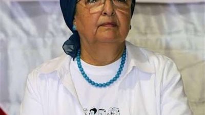 أستاذ صحة عامة تُفاجئ المواطنين بشأن الموجة الأولى لكورونا