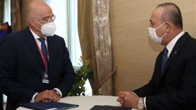 وزيرا خارجية اليونان وتركيا يجتمعان في سلوفاكيا بعد الخلاف بين البلدين