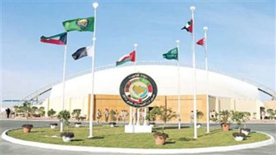 وزير الدفاع الكويتي يدعو الي ضرورة تأهيل الضباط