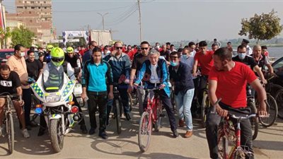 محافظ المنيا ووكيل الشباب والرياضة يترأسان ماراثون الدراجات (صور)