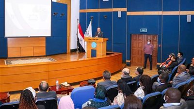 ميناء دمياط يستقبل وفداً من متخذي القرار الأفارقة في مجال النقل والنقل البحري