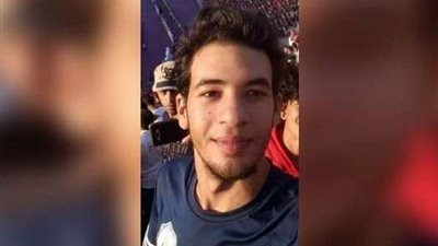 وسط حراسة مشددة.. أحمد بسام زكي يصل إلى محكمة جنايات القاهرة