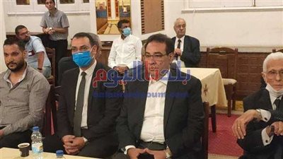 بالصور.. برلمانيون وفنانون يتوافدون على عزاء النائبة الراحلة منى منير