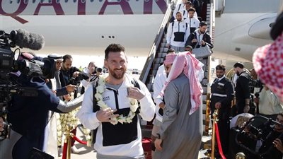 وسط ترحيب حار.. باريس سان جيرمان يصل إلى الرياض لمواجهة نجوم النصر والهلال