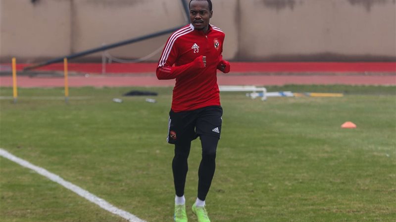 بيرسي تاو لاعب الأهلي
