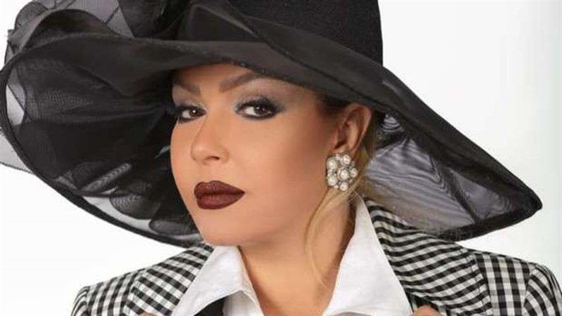 الفنانة لوسى