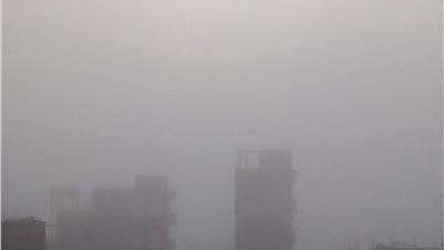 بسبب الشبورة المائية.. إنقلاب سيارة على الطريق الصحراوي بأسوان