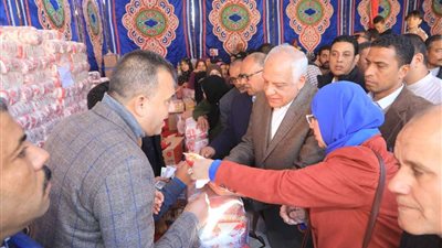 محافظ الجيزة يطمئن على انتظام عمل المخابز ووزن رغيف الخبز