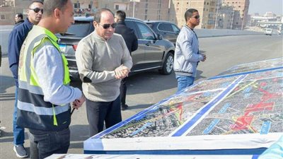 بالصور| الرئيس السيسي يتفقد مشروعات المحاور والطرق بمحافظة الجيزة