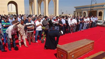 تشييع جثمان زوجة الفريق سعد الدين الشاذلى بمسجد المشير (صور)
