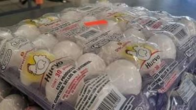 رغم الحظر القانونى.. أمريكيون يهربون البيض من المكسيك بعد ارتفاع أسعاره