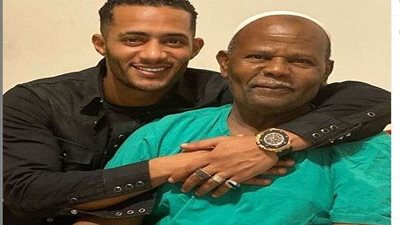 محمد رمضان برفقة والده.. ومتابعيه: 