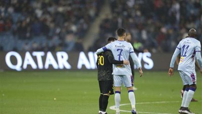 شوط ولا في الخيال.. التعادل يحسم الشوط الأول بين  نجوم النصر والهلال وباريس سان جيرمان