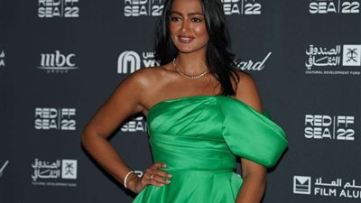 عن أكبر عملية احتيال شهدتها السعودية.. فيّ فؤاد تشارك ضمن فريق عمل فيلم الهامور