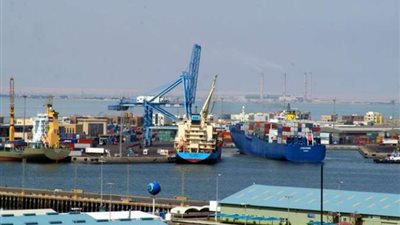 بعد التوقف المؤقت.. الكويت تعلن عودة حركة الملاحة البحرية في 3 موانئ