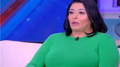 صفوة: الراقصة بيشتغل معاها 40 راجل بشنبات