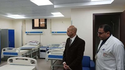 مسعود يتفقد أعمال التطوير بمستشفى الحميات بالزقازيق