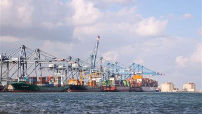 اجمالي السفن بميناء دمياط خلال 24 ساعة ماضية 23 سفينة