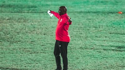 موسيماني يحاضر لاعبي الأهلي بالفيديو