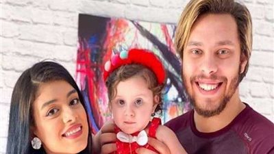 شاهد.. ماذا فعل جمهور أحمد وزينب في افتتاح مطعمهما؟ (صور)