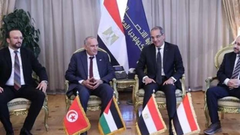 وزير الاتصالات