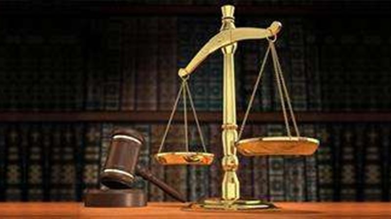 محاكمة 6 متهمين بقتل