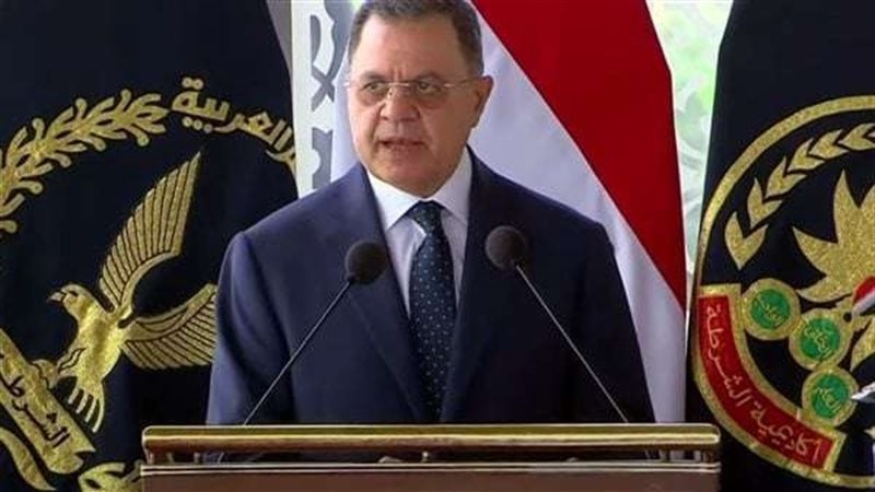 وزير الداخلية أثناء