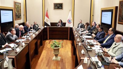 لوضع أُطر وآليات العمل.. وزير الصحة يجتمع باللجنة الاستشارية العليا لطب الأسنان