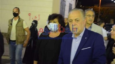 وزيرة الثقافة وأشرف زكي يقدمان واجب العزاء في وفاة محمود ياسين (صور)