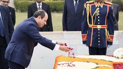 روابط حضارية وتاريخية مُشتركة.. ننشر نص كلمة الرئيس بدفتر كبار الزوار| صور