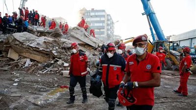 البحوث الفلكية تقدم نصائح للمواطنين للتعامل مع الهزات الأرضية