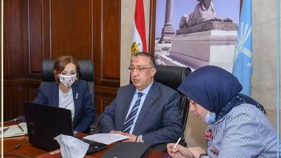 محافظ الإسكندرية يبحث مع عمدة 