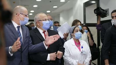رئيس جامعة القاهرة يتفقد  تطوير الاستقبال والطواريء بالقصر العيني