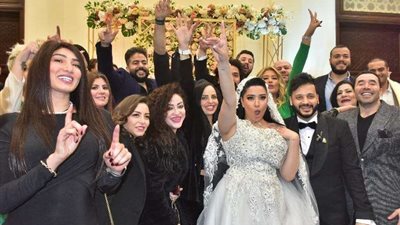 بالصور .. حضور نجوم الفن لحفل زفاف ايساف و رضوي بمدينتي