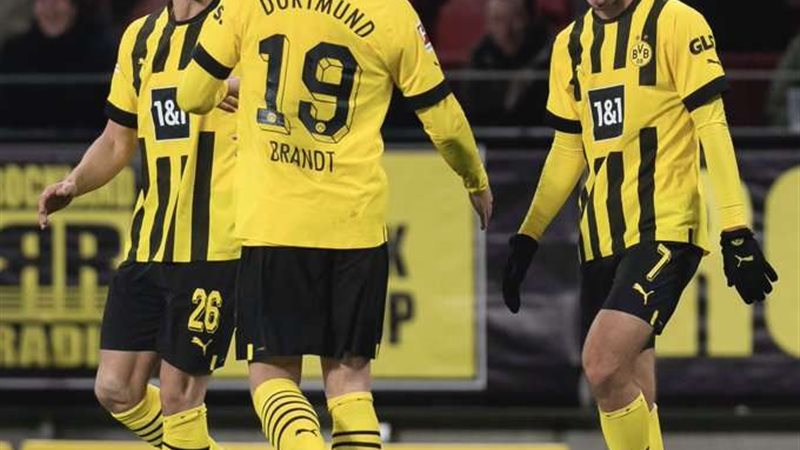 إحتفال لاعبي دورتموند