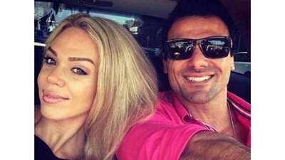 طليقة فنان شهير تأكل من القمامة (صور صادمة)