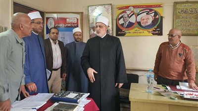 في جولة مفاجئة.. وكيل الأزهر يتفقد سير العمل بمنطقة الغربية ويشدد على الانضباط والإنجاز