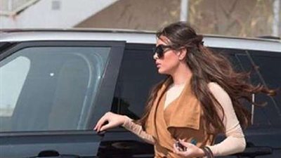 من داخل السيارة.. شاهد أحدث ظهور للفنانة ياسمين صبري