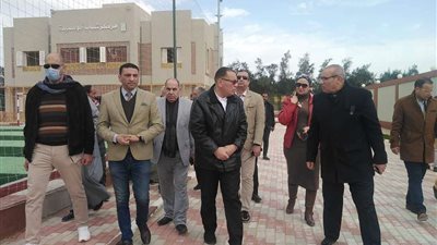 محافظ الشرقية يتفقد مركز شباب عمر صميده بالحسينية