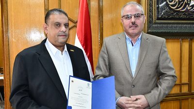 رئيس جامعة قناة السويس :صدور قرار وزير التعليم العالى بتعيين 