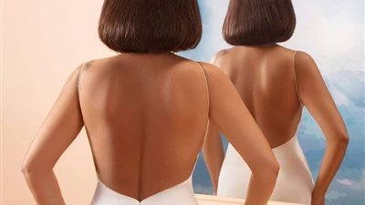 شاهد.. إليسا بالهوت شورت على متن دراجة هوائية