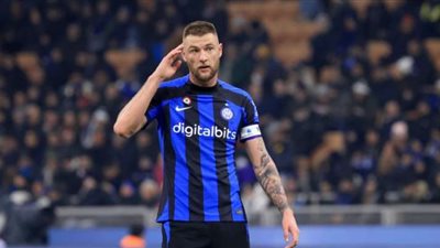 باريس سان جيرمان ينتظر ثنائي اليونايتد أو مدافع أتلانتا للتعاقد مع سكرينار