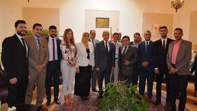 رئيس جامعة الزقازيق يتفقد كلية التمريض والتجارة