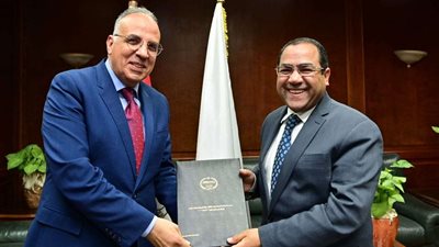 وزير الري يتسلم نتيجة مسابقة شغل 240 وظيفة مهندس بالوزارة