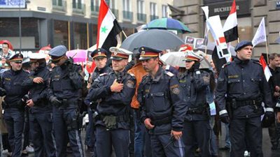 إصابة عدد من عناصر الشرطة السورية بريف درعا.. ماذا حدث